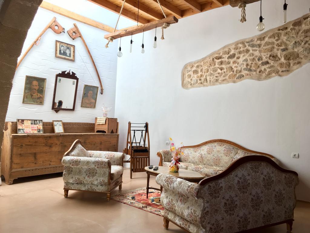Anemos Traditional * Archangelos (Rhodes)